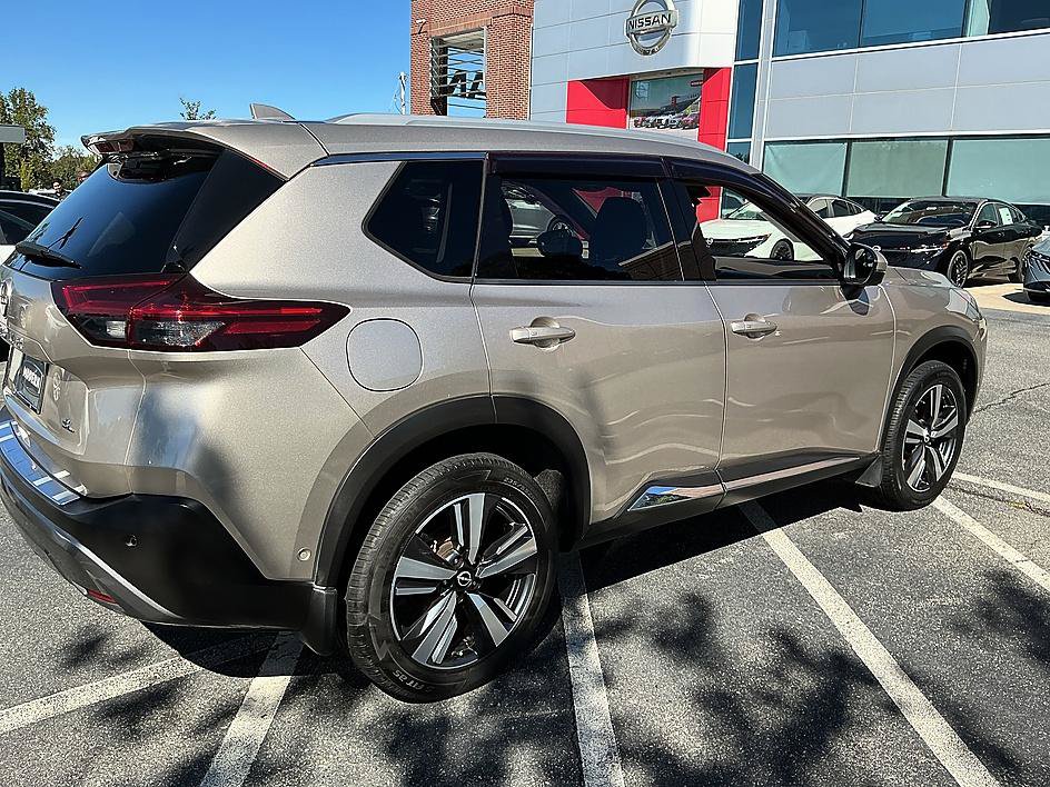 Certified 2022 Nissan Rogue SL w/ SL Premium Package FWD image 4