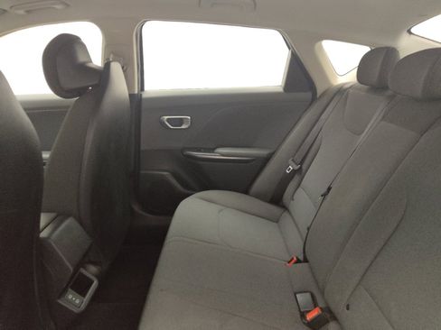 Used 2025 Kia K4 FWD image 18