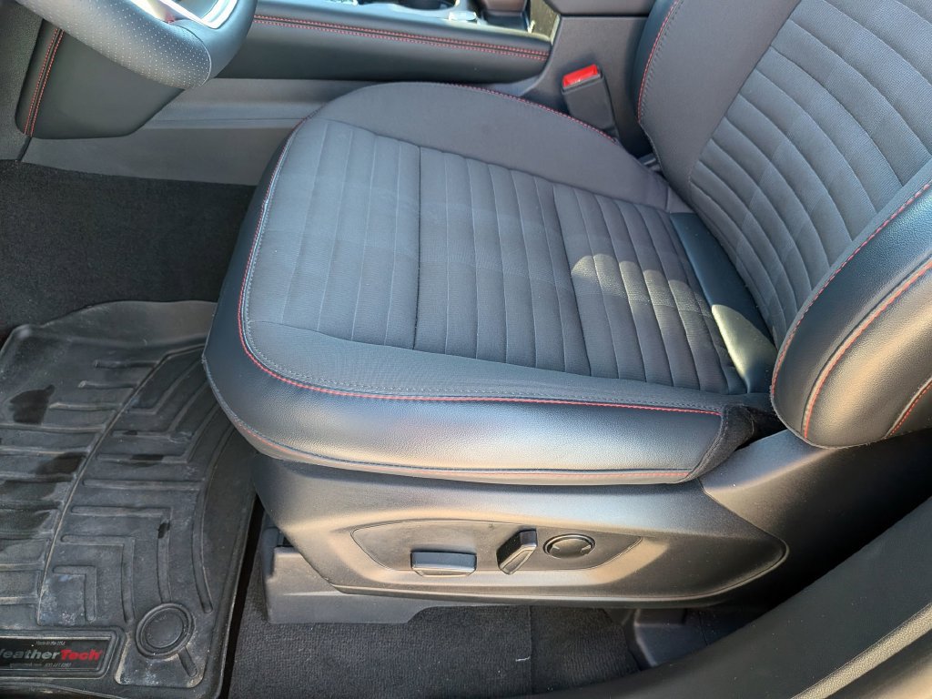 Used 2026 Ford Explorer ST-Line w/ Premium Package RWD image 15