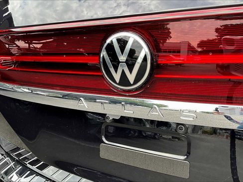 New 2026 Volkswagen Atlas SE image 15