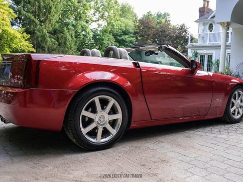 Used 2004 Cadillac XLR RWD image 6