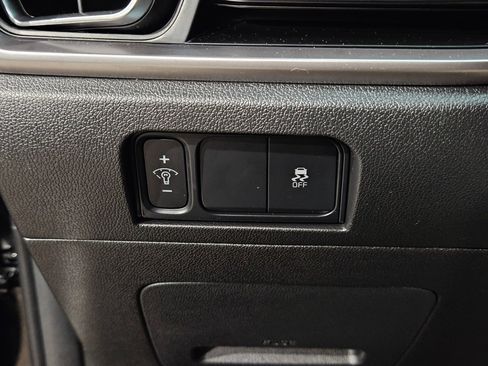 Used 2024 Kia Sorento LX image 24