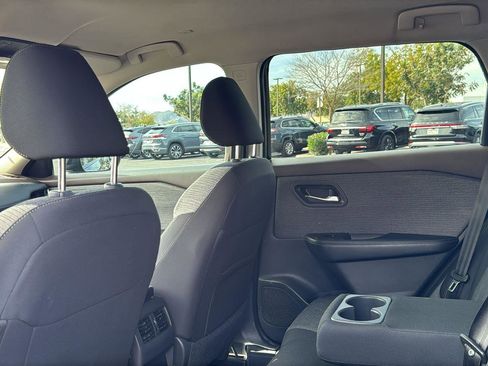 Used 2023 Nissan Rogue SV image 24