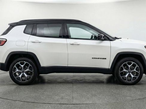 Used 2025 Jeep Compass Limited AWD/4WD image 11