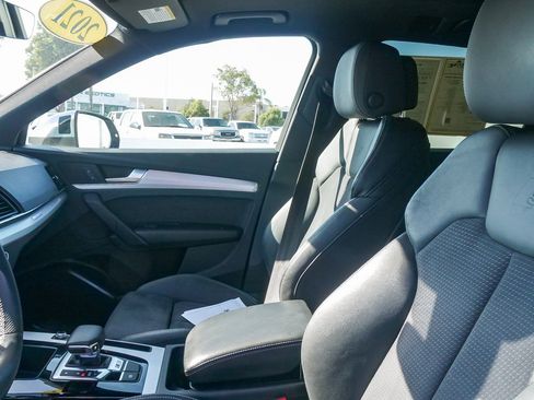 Used 2021 Audi SQ5 Premium w/ Convenience Package image 17
