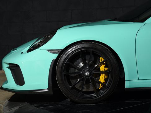 Used 2018 Porsche 911 GT3 RWD image 12