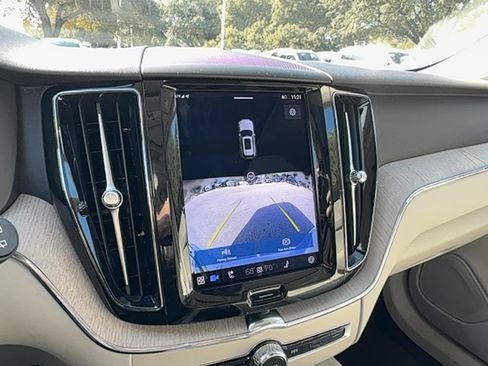 Used 2023 Volvo XC60 B5 Plus w/ Protection Package Premier image 17