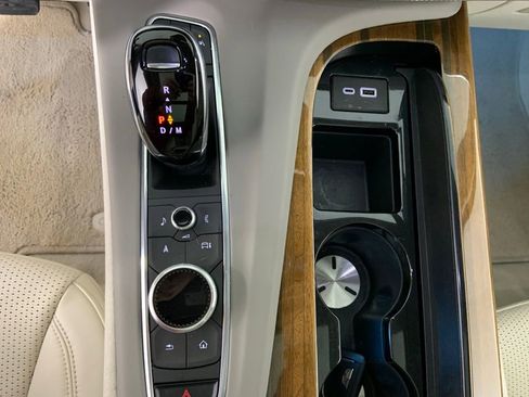 Used 2024 Cadillac Escalade Sport Platinum w/ LPO, ONYX Package image 32