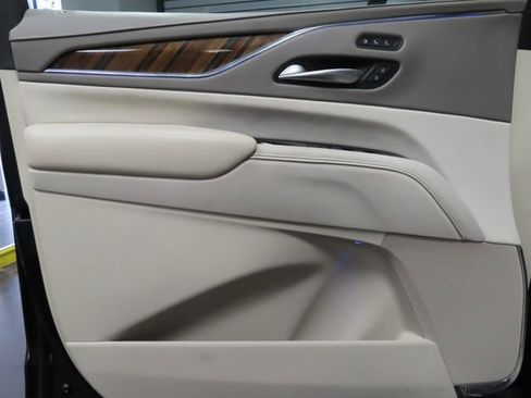 Certified 2023 Cadillac Escalade Premium Luxury Platinum image 9