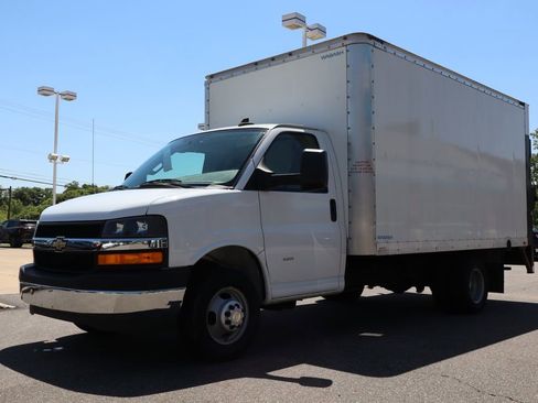 Used 2022 Chevrolet Express 3500 w/ Power Convenience Package RWD image 7