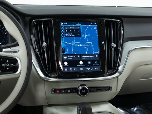 New 2026 Volvo V60 B5 Cross Country Plus w/ Climate Package AWD/4WD image 19