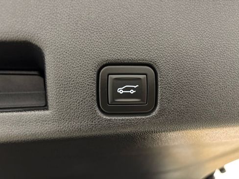 Used 2025 GMC Acadia AT4 w/ LPO, Floor Liner Package AWD/4WD image 37