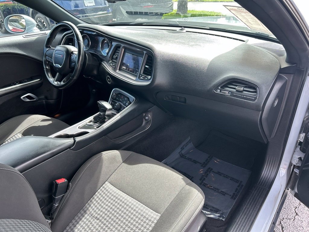 Used 2022 Dodge Challenger GT RWD image 35