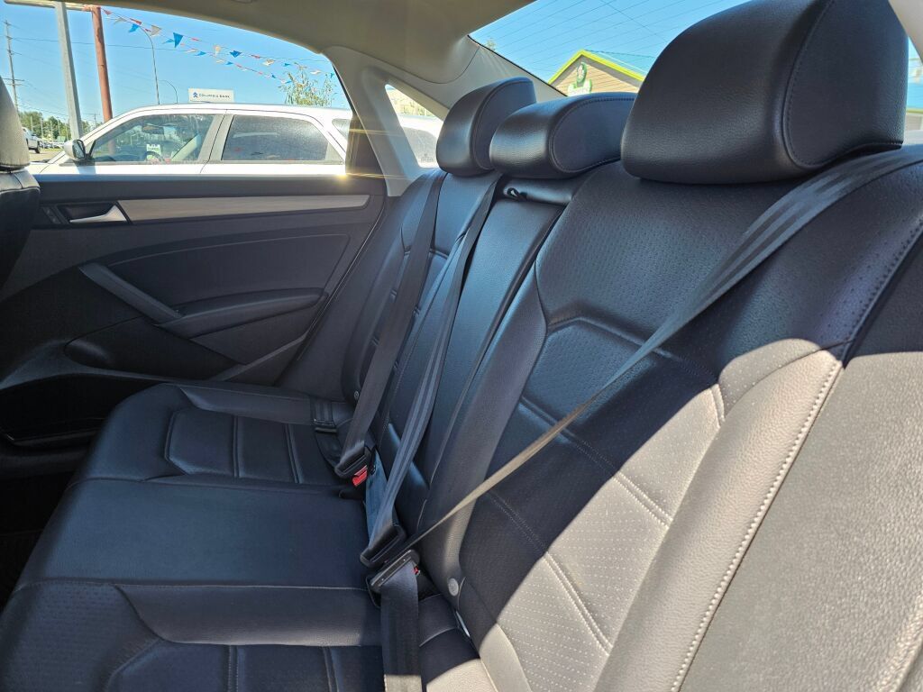 Used 2014 Volkswagen Passat 1.8T SE FWD image 21