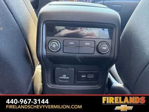 Certified 2023 GMC Acadia SLE w/ Driver Convenience Package image 38