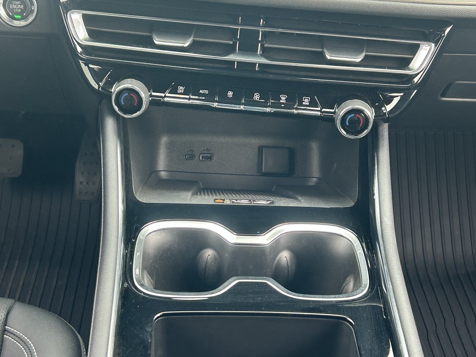 Certified 2026 Chevrolet Traverse LT w/ LPO, Floor Liner Package FWD image 21
