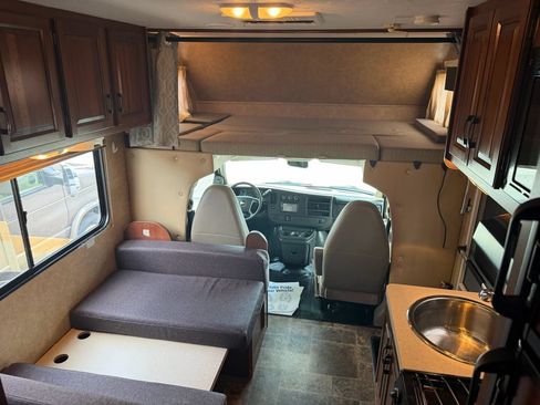 Used 2014 Chevrolet Express 4500 w/ RV Package RWD image 16