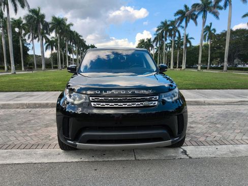 Used 2017 Land Rover Discovery HSE image 2