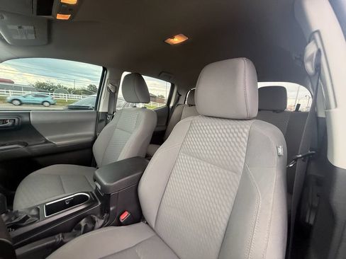 Used 2022 Toyota Tacoma SR AWD/4WD image 13