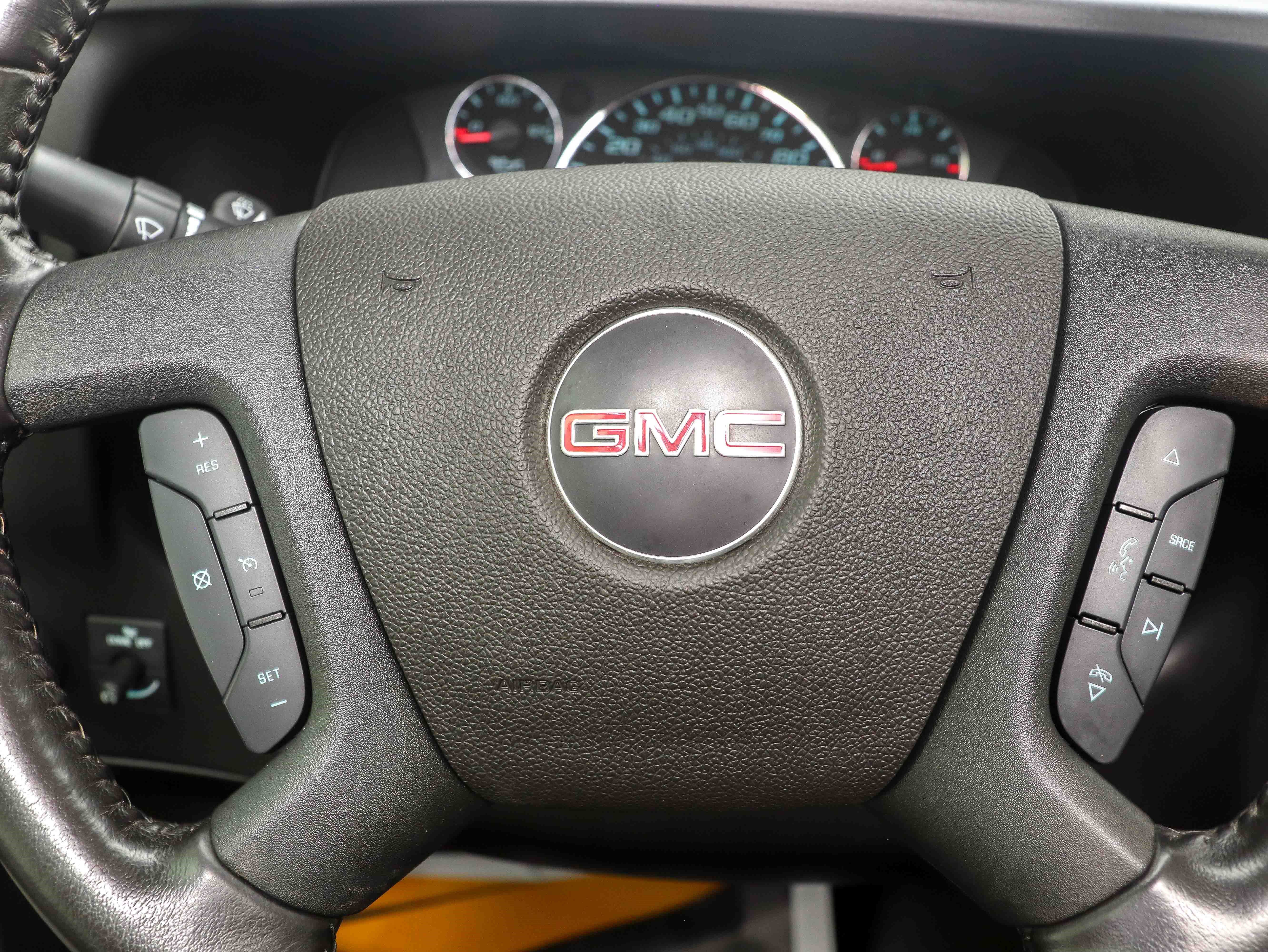 Used 2023 GMC Savana 3500 LS w/ Chrome Appearance Package RWD image 17