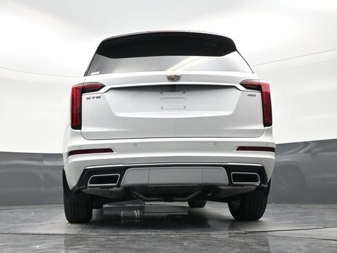 Used 2025 Cadillac XT6 Premium Luxury w/ LPO, Floor Liner Package FWD image 24