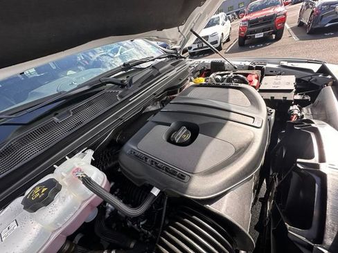 Used 2025 RAM 1500 Laramie AWD/4WD image 17