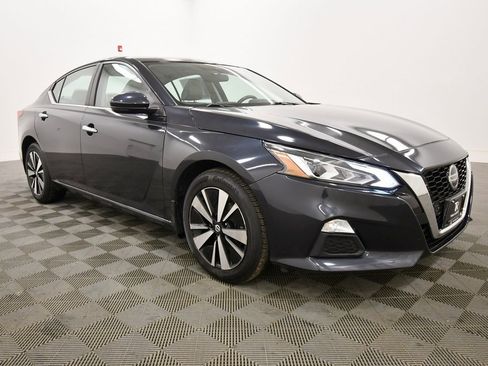 Used 2021 Nissan Altima 2.5 SV w/ SV Premium Package image 9