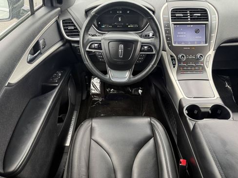 Used 2020 Lincoln Nautilus Premier AWD/4WD image 18