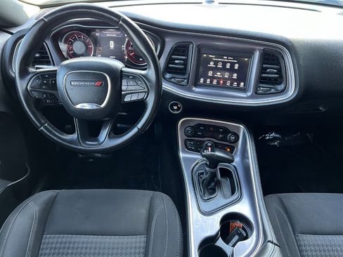 Used 2018 Dodge Challenger SXT image 15