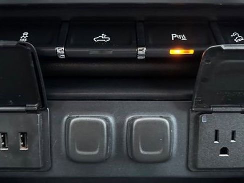 Used 2016 Chevrolet Silverado 1500 LTZ Z71 w/ Midnight Edition image 22