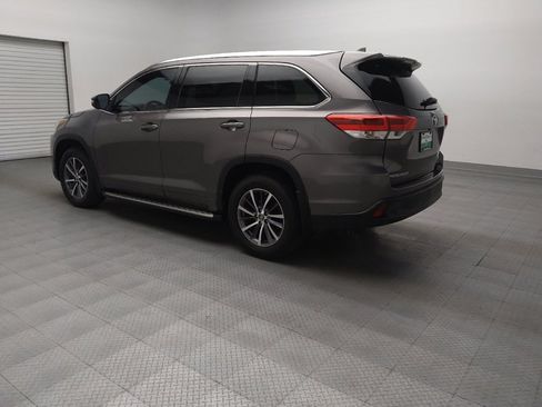 Used 2017 Toyota Highlander XLE image 5