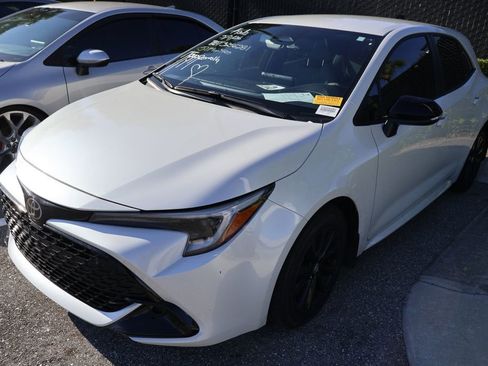 Used 2026 Toyota Corolla SE FWD image 2