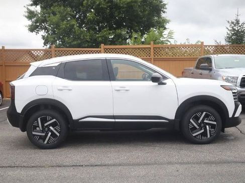 New 2026 Nissan Kicks SV FWD image 4