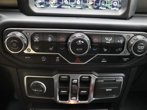 Used 2023 Jeep Gladiator Willys image 27