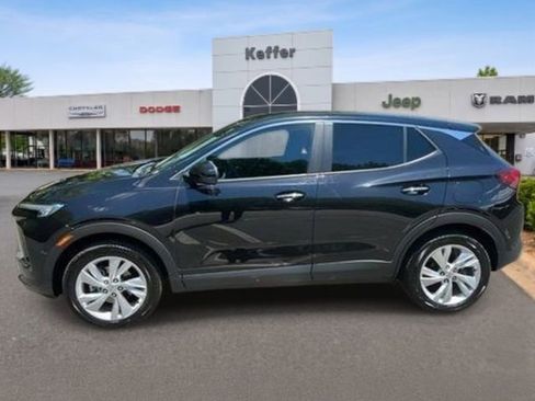 Used 2024 Buick Encore GX Preferred FWD image 2