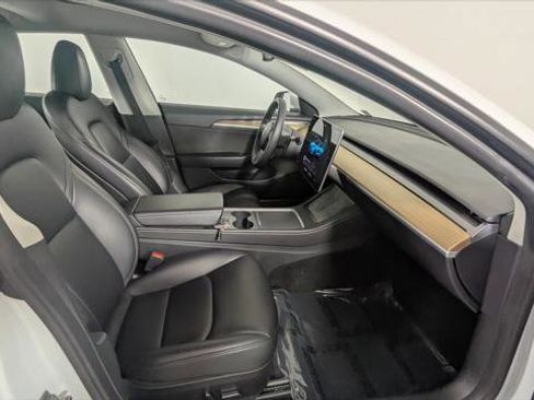 Used 2023 Tesla Model 3 Standard Range image 23