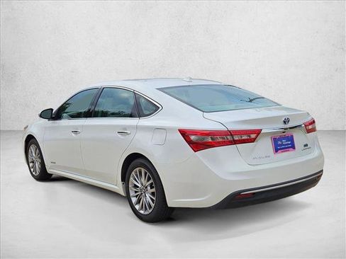 Used 2018 Toyota Avalon Limited FWD image 8