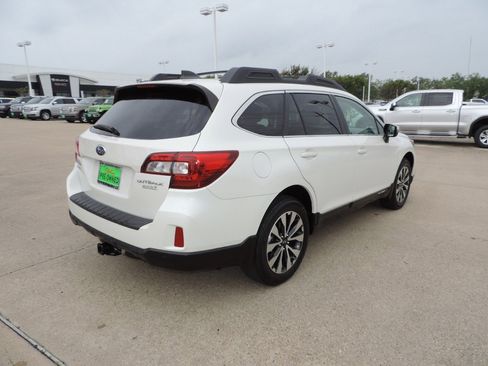 Used 2017 Subaru Outback 2.5i Limited image 5
