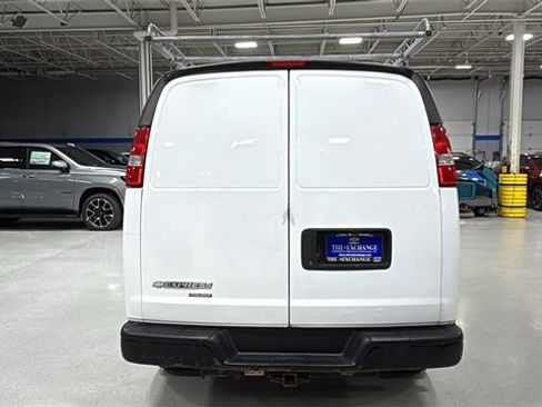 Used 2016 Chevrolet Express 2500 Work Van image 6