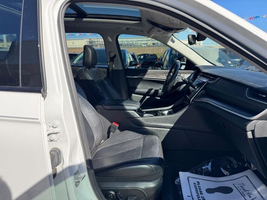 Used 2021 Jeep Grand Cherokee L Limited AWD/4WD image 19