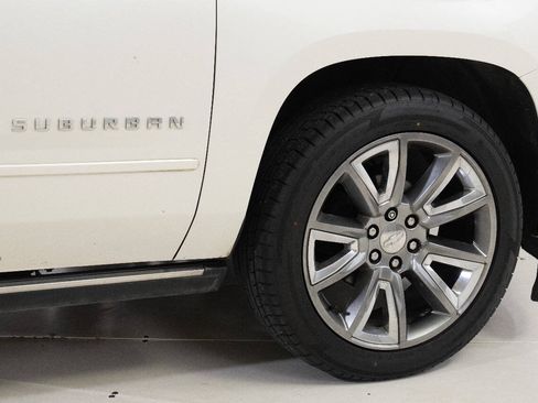Used 2015 Chevrolet Suburban LTZ RWD image 65
