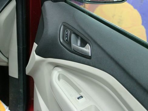 Used 2017 Ford Escape SE w/ Equipment Group 201A image 11