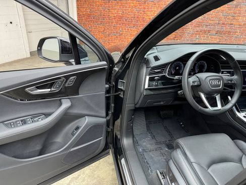 Used 2025 Audi Q7 3.0T Prestige AWD/4WD image 10