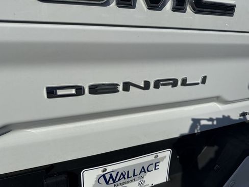 Used 2024 GMC Sierra 3500 Denali Ultimate AWD/4WD image 6
