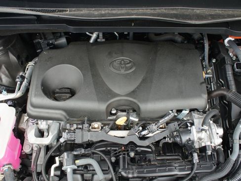 Used 2024 Toyota Sienna LE image 28