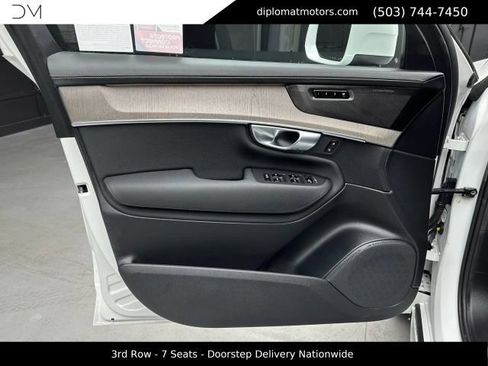 Used 2025 Volvo XC90 T8 Ultra w/ Protection Package Premier AWD/4WD image 28