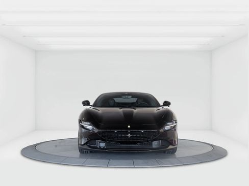 Certified 2022 Ferrari Roma image 8