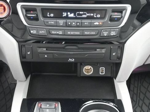 Used 2022 Honda Pilot Touring image 26