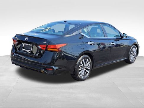 Used 2023 Nissan Altima 2.5 SV FWD image 4