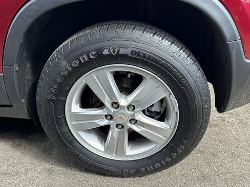 Used 2022 Chevrolet Trax LT w/ Driver Confidence Package image 4